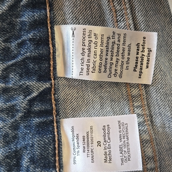 Time and Tru Light Blue Cropped Jeans - Picture 5 of 10